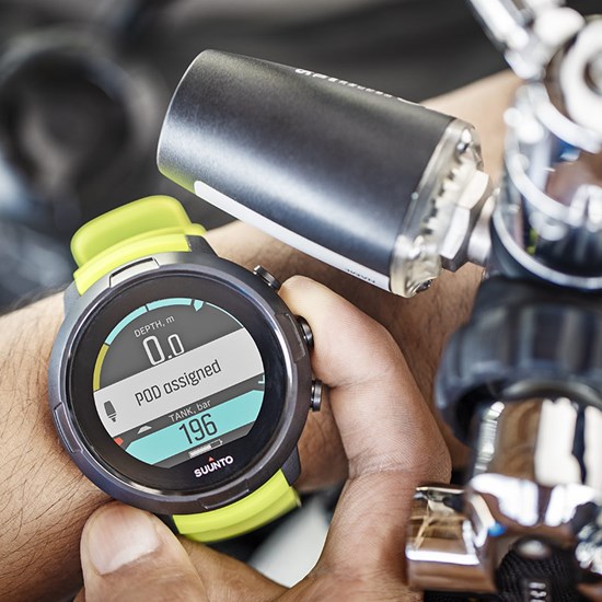 SUUNTO D5 Black Lime — витринный экземпляр